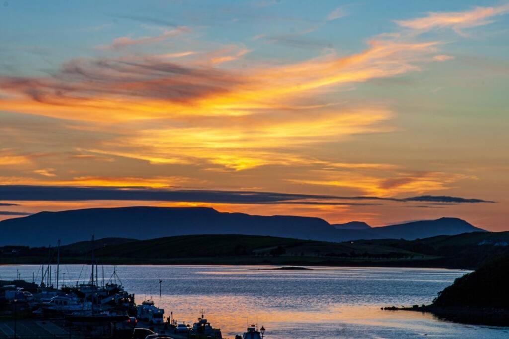 Apartamento Ocean View Penthouse, The Harbour Mill, Westport Exterior foto