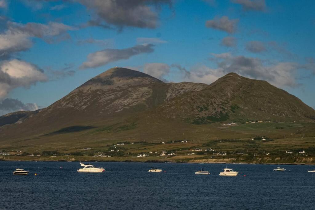 Apartamento Ocean View Penthouse, The Harbour Mill, Westport Exterior foto