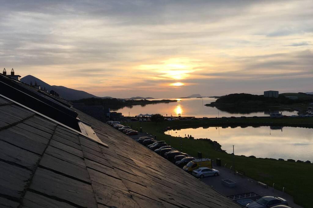 Apartamento Ocean View Penthouse, The Harbour Mill, Westport Exterior foto