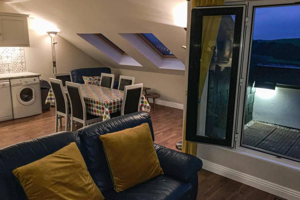 Apartamento Ocean View Penthouse, The Harbour Mill, Westport Exterior foto